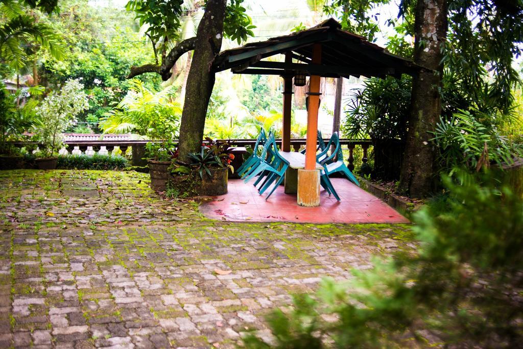 Hotel Gem Land Ratnapura Bagian luar foto