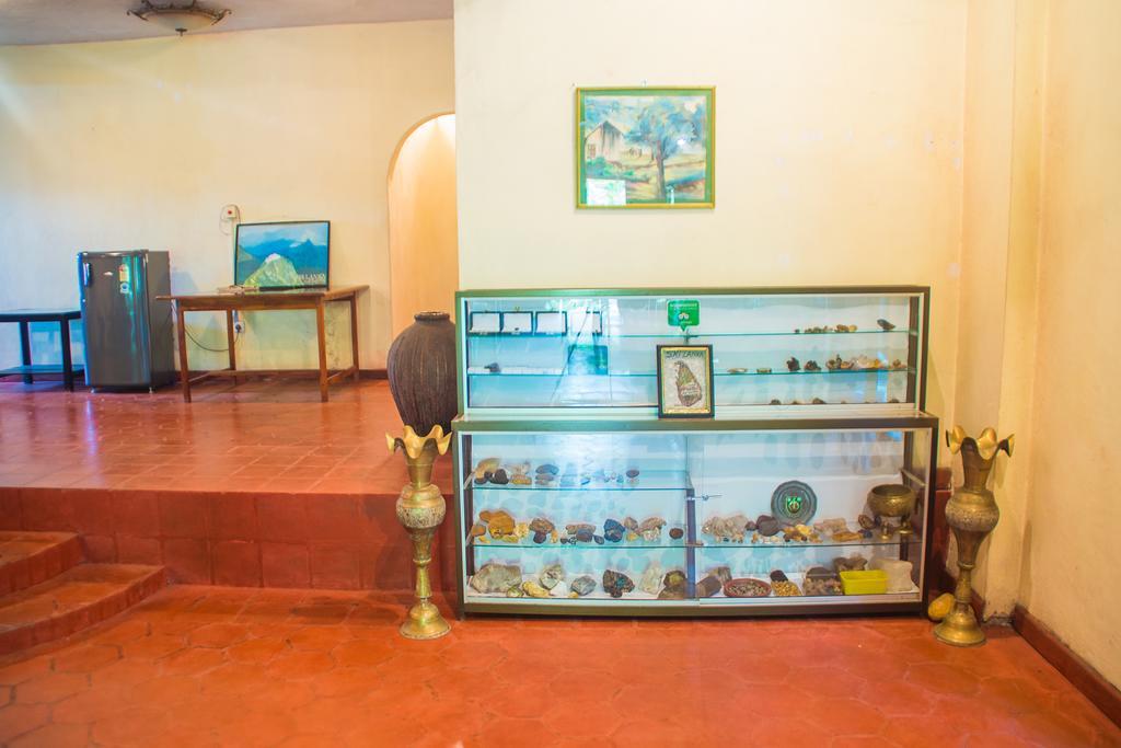 Hotel Gem Land Ratnapura Bagian luar foto