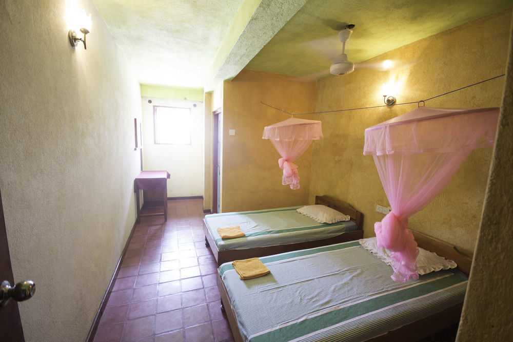 Hotel Gem Land Ratnapura Bagian luar foto