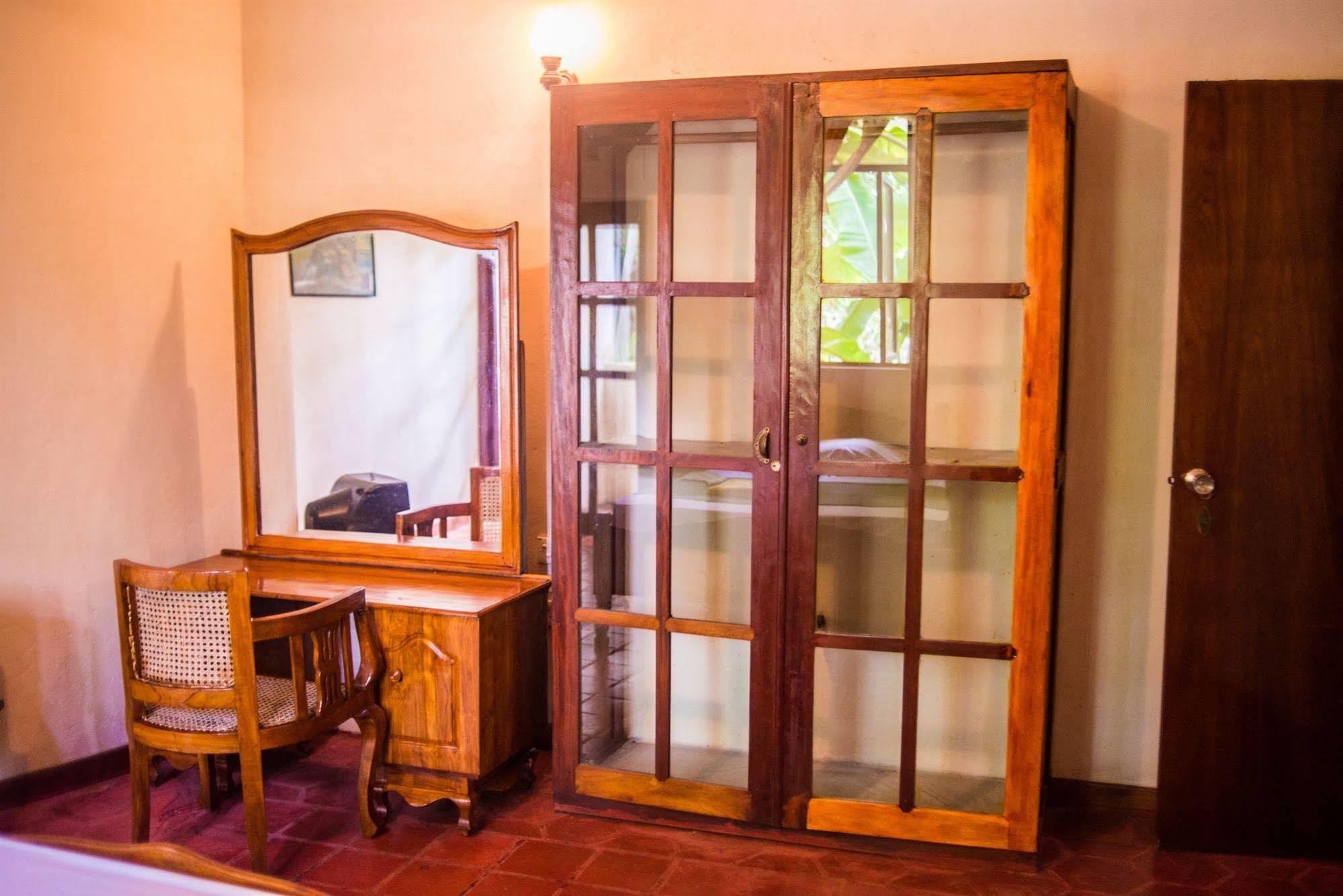 Hotel Gem Land Ratnapura Bagian luar foto