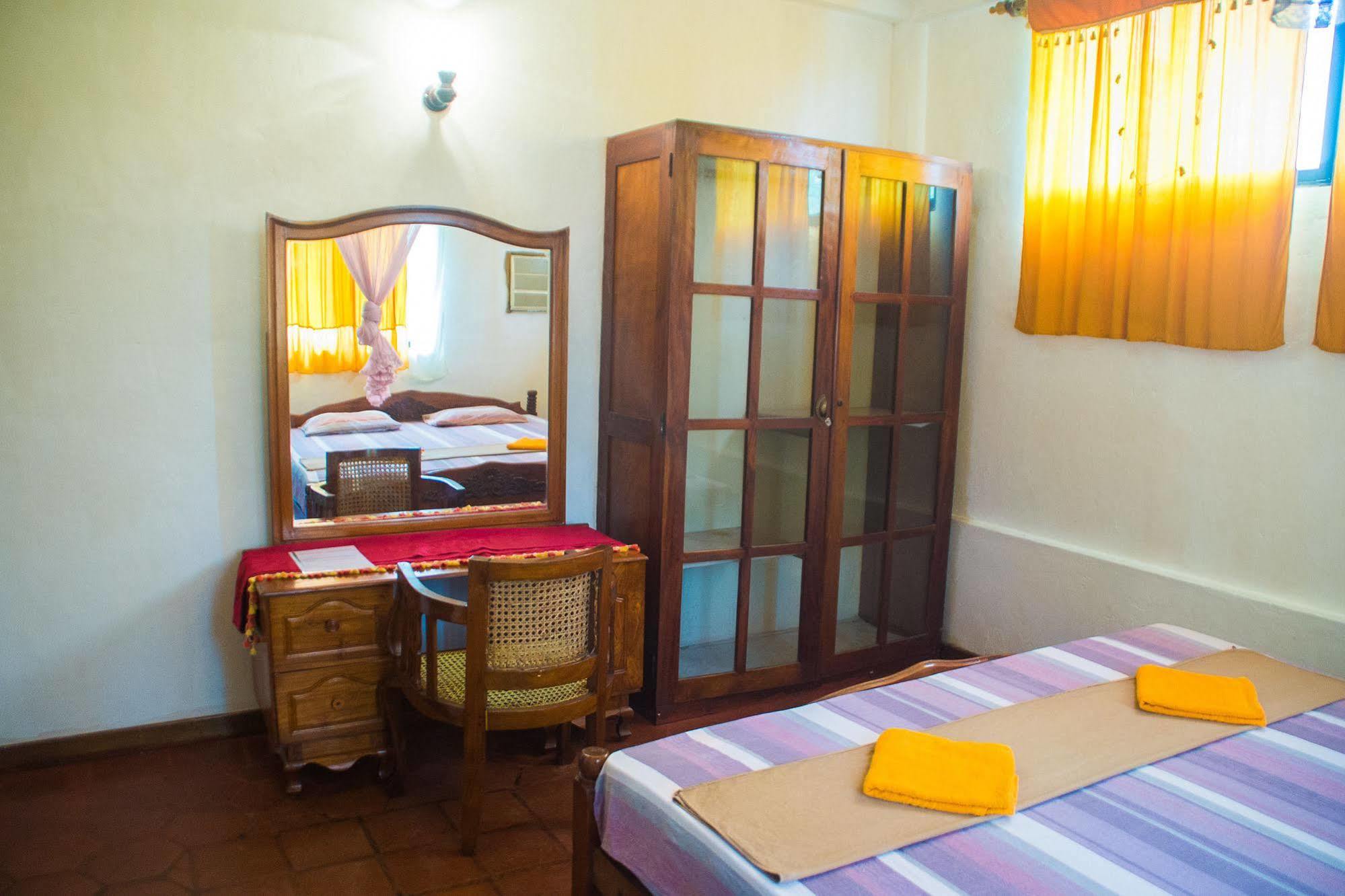 Hotel Gem Land Ratnapura Bagian luar foto